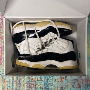 Jordan Retro High-Top Sneakers White, Black & Yellowed Sole